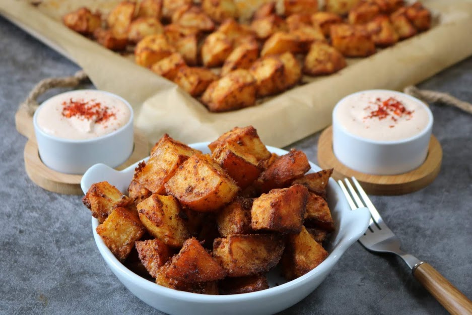 Едноставен, брз и вкусен рецепт за печени компири